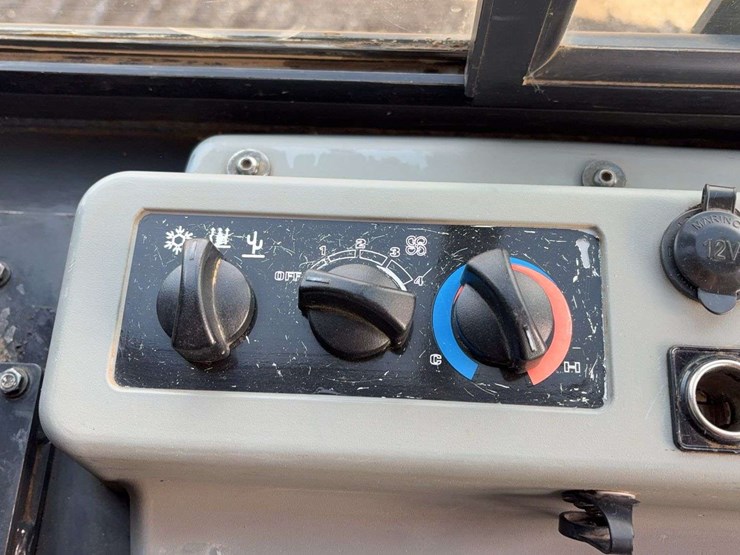 2020-komatsu-d61-image-44