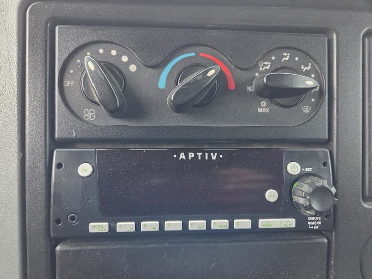 international-durastar-4300-image-57