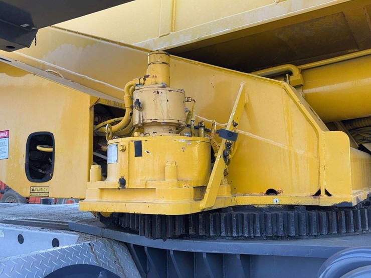 1993-grove-tms700b-image-24