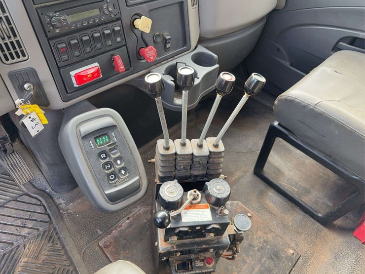 2013-international-workstar-7400-image-67