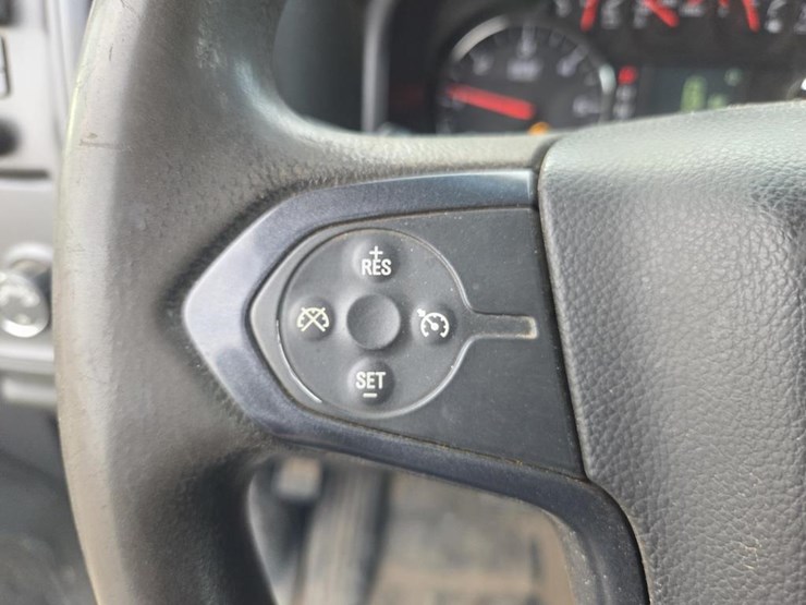 2015-chevrolet-silverado-2500hd-image-51