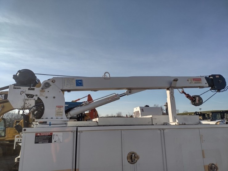 20-ford-f550-image-32