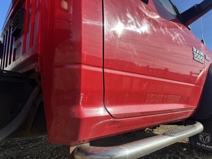 2015-dodge-ram-5500-image-14