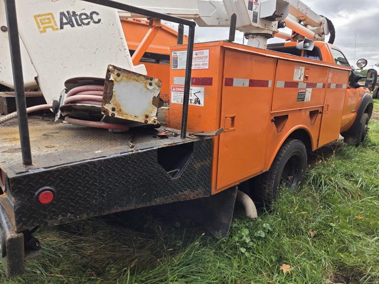 2005-ford-f550-xl-image-19