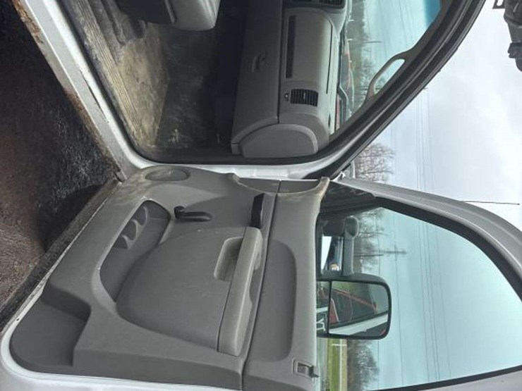 2012-chevrolet-silverado-2500-image-21