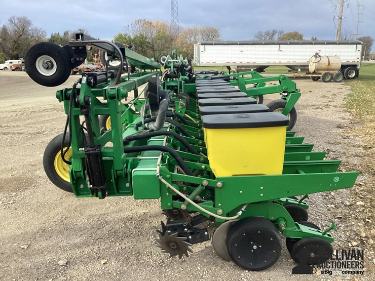 john-deere-700-image-4