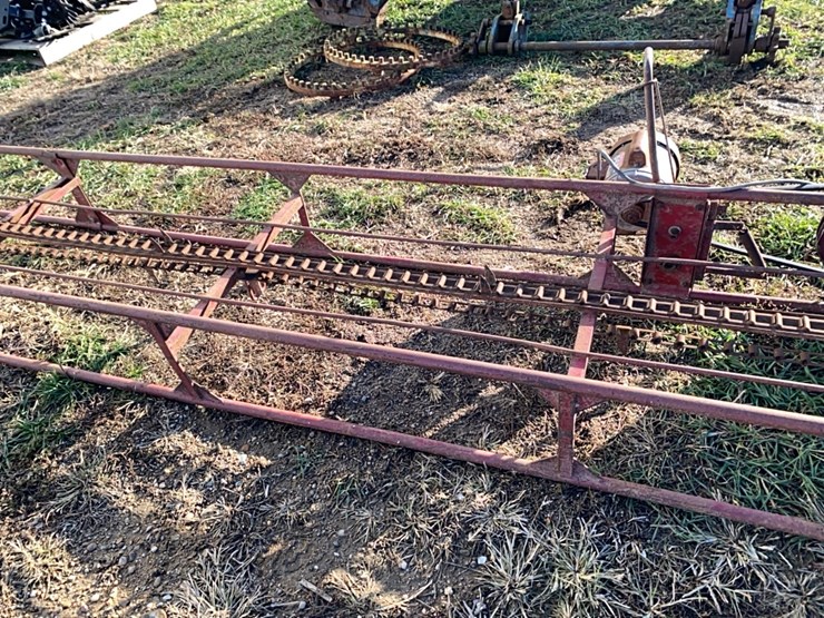 ih-15-bale-elevator-with-motor---16’-image-12