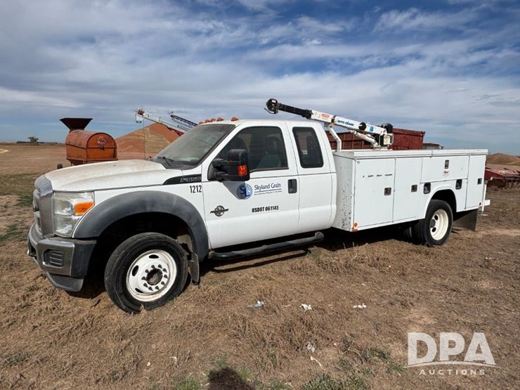 2011-ford-f550-image-16