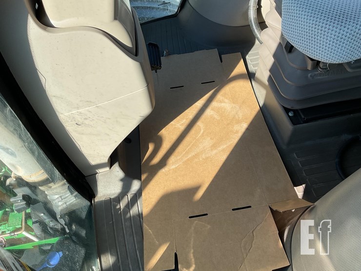 john-deere-r4038-image-51