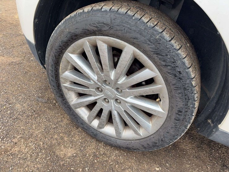 2012-lincoln-mkx-image-7