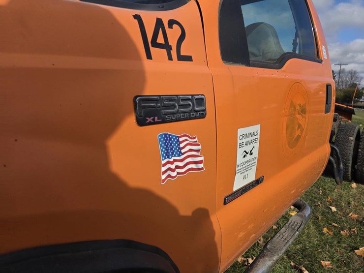 ford-f550-xl-image-15