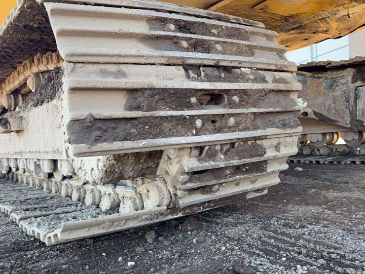 komatsu-pc210-lc-10-image-13