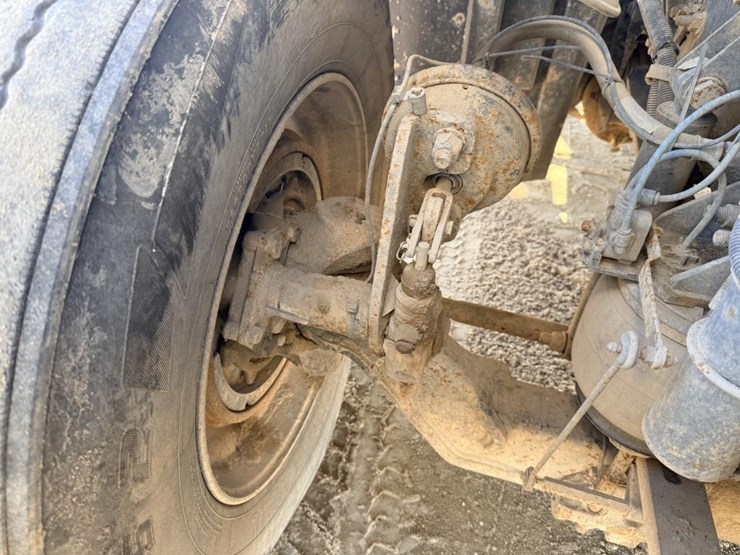 2007-freightliner-columbia-120-image-34