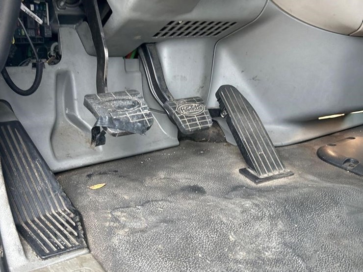 peterbilt-579-image-52