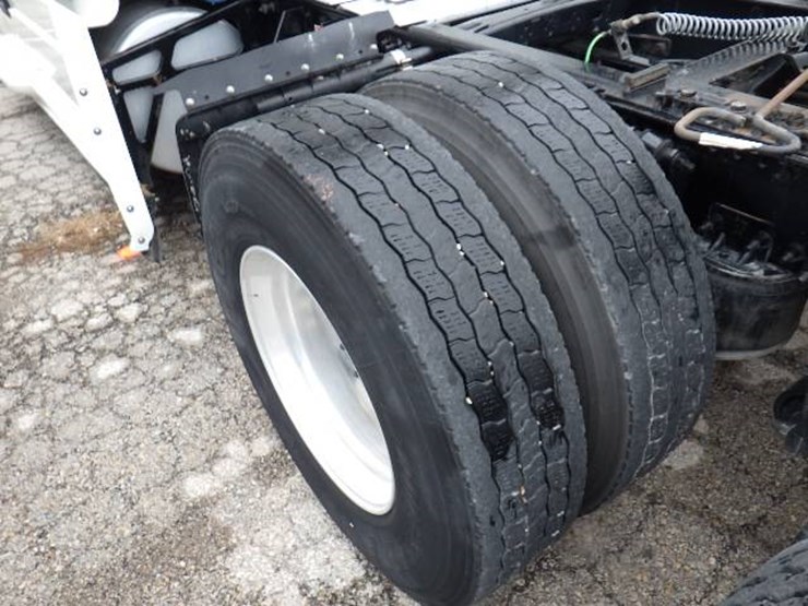 freightliner-cascadia-125-image-16