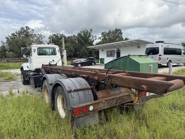 1999-mack-rd600-image-7