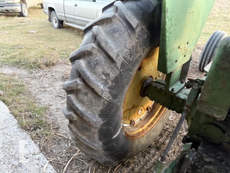 john-deere-4010-image-9