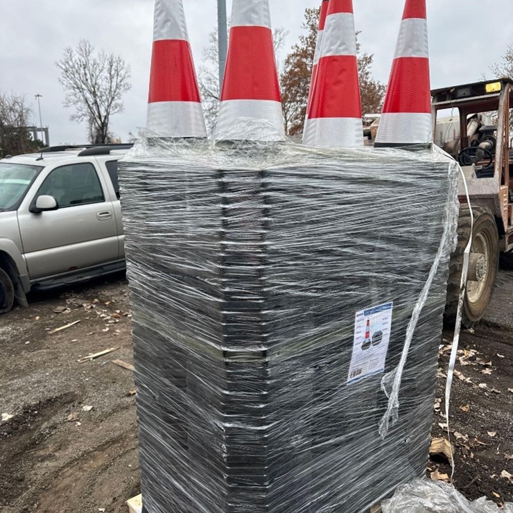 (250) New IR Ranch Co 30in Traffic Cones Model IRSTC