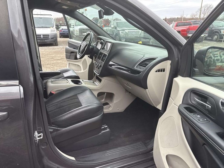 2019-dodge-grand-caravan-image-20