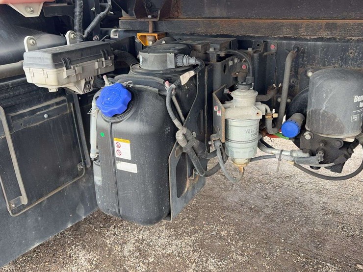 2018-isuzu-ftr-image-17