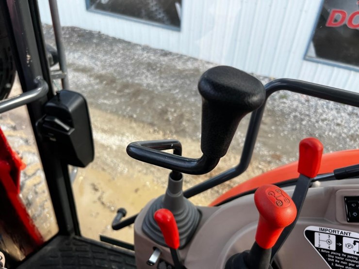 2010-kubota-m8540-image-25