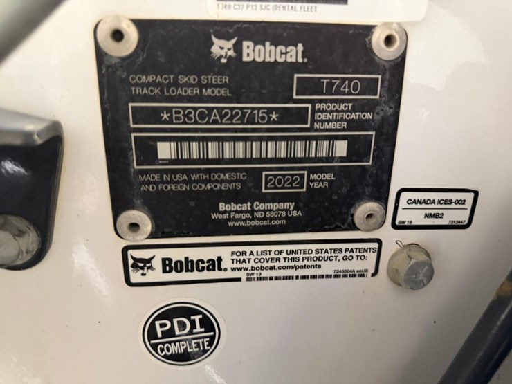 2022-bobcat-t740-image-32