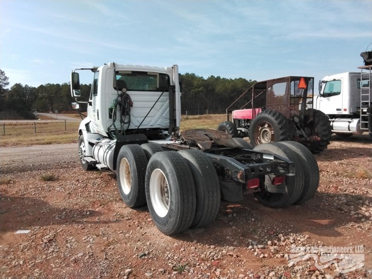 2016-international-prostar-image-7