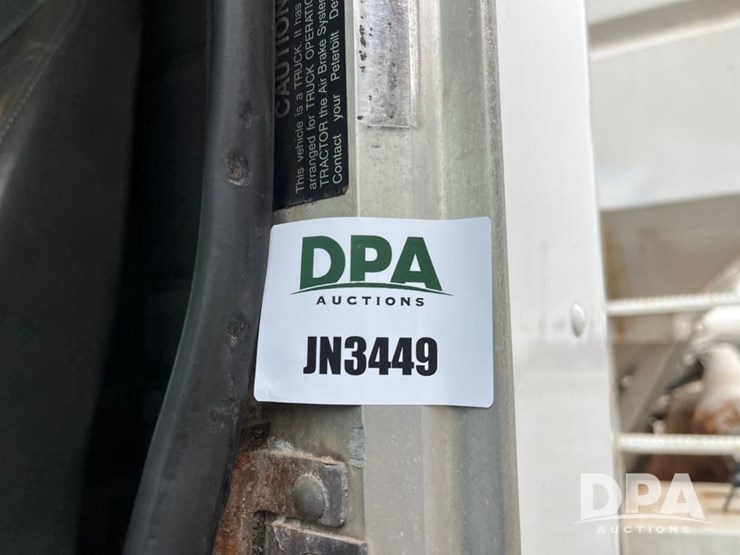 2001-peterbilt-330-image-72