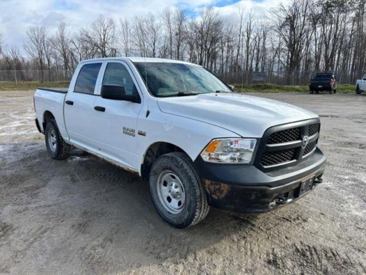 2016-dodge-1500-image-2