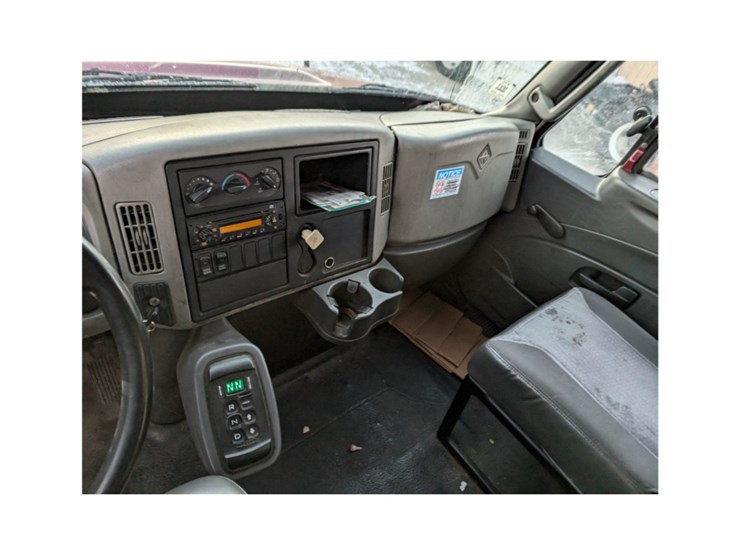 2014-international-durastar-4300-image-15