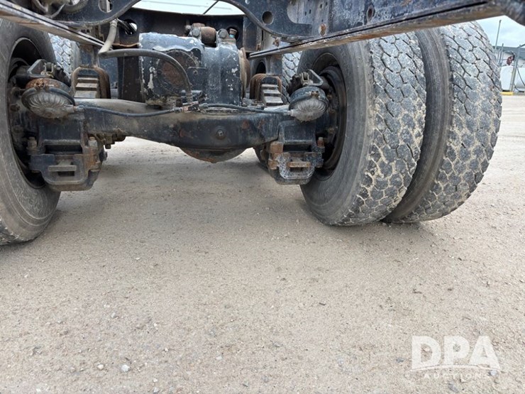 1985-mack-r686st-image-42