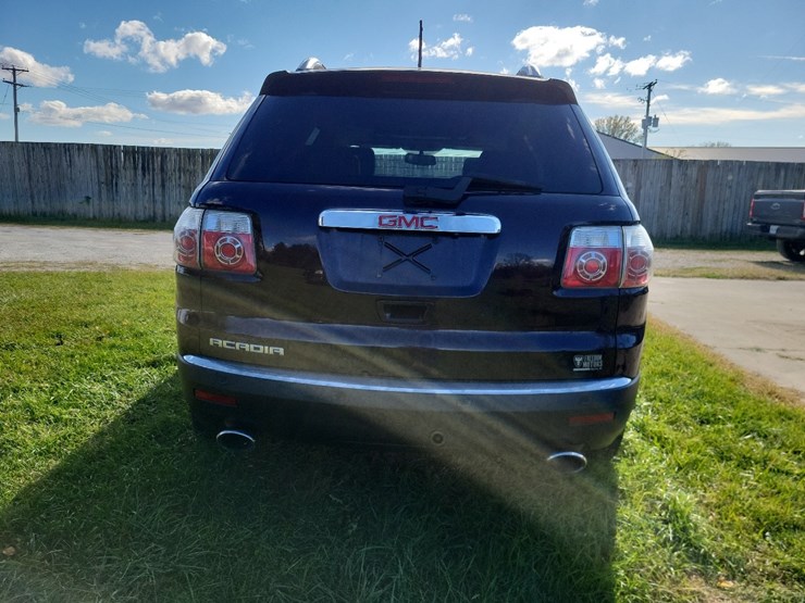 gmc-acadia-slt-image-4