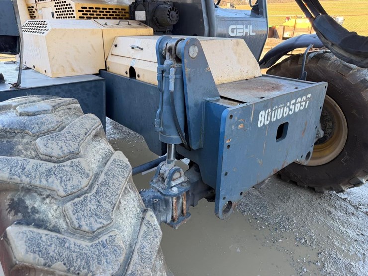 2015-gehl-rs8-42-image-21