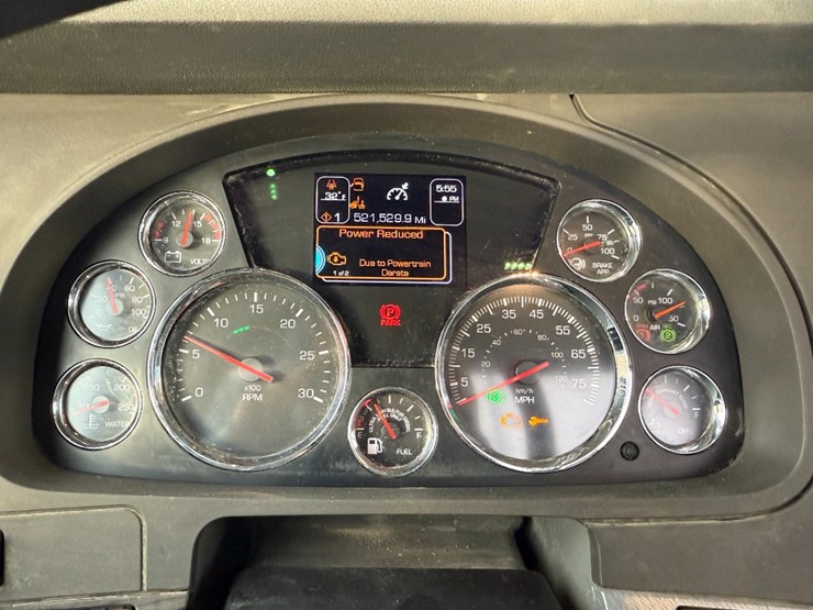 2019-kenworth-t880-image-23