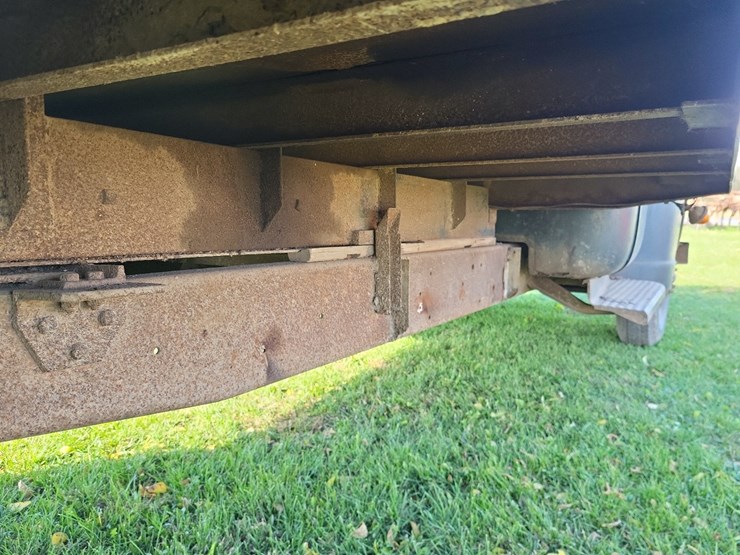 1953-gmc-354-24-round-top-cab-single-axle-grain-truck--needs-axle-shaft-image-33