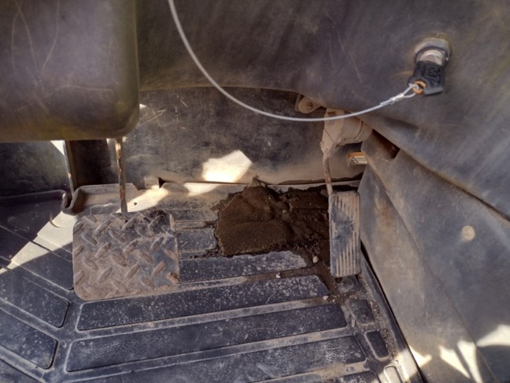 caterpillar-tl1055c-image-10