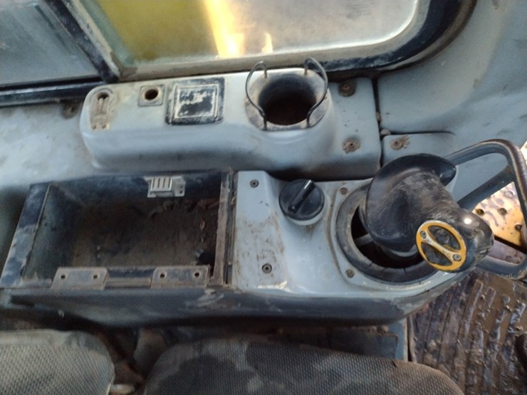 komatsu-d65ex-15-image-12