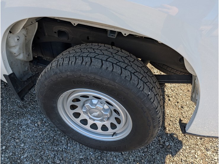 2022-chevrolet-1500-image-13