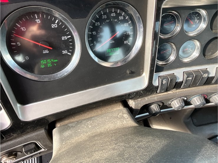 2014-kenworth-t440-image-20