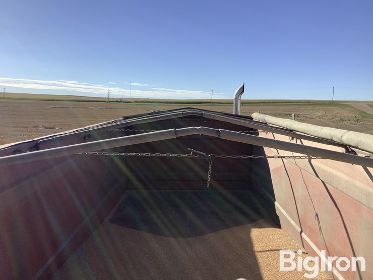 international-8100-image-16