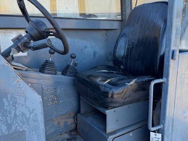 2015-gehl-rs8-42-image-24