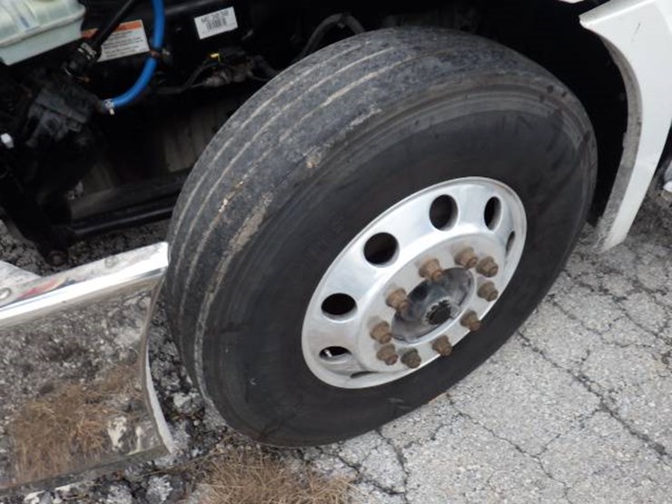 freightliner-cascadia-126-image-19