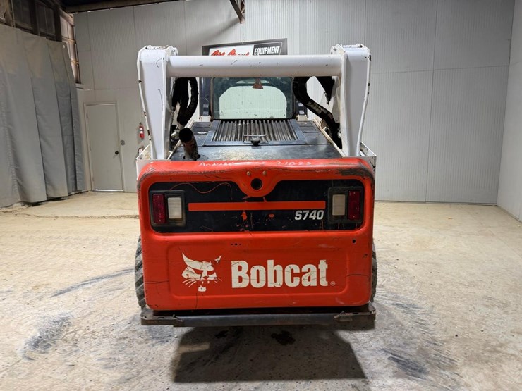 2022-bobcat-s740-image-4