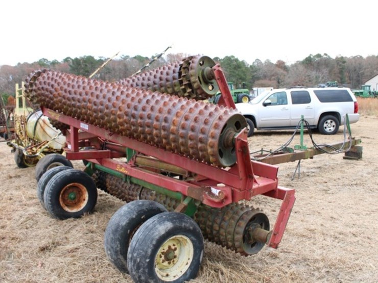 brillion-cultipacker-22'-hoses-worn-tires-worn-image-7