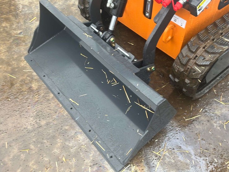 land-hero-mini-stand-on-skid-loader-image-5