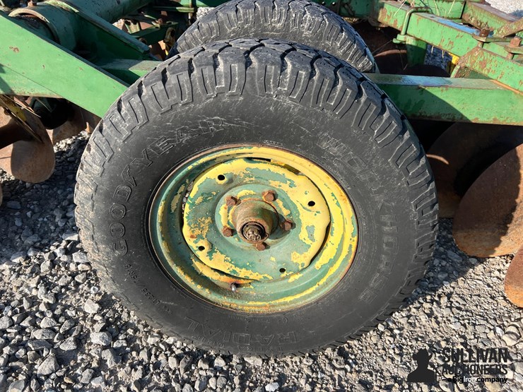 john-deere-18-image-11