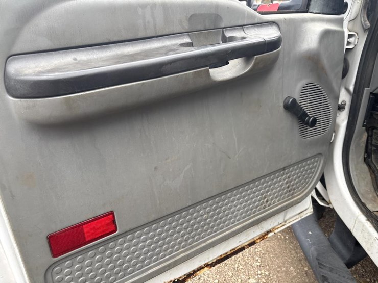 ford-f350-xl-image-39