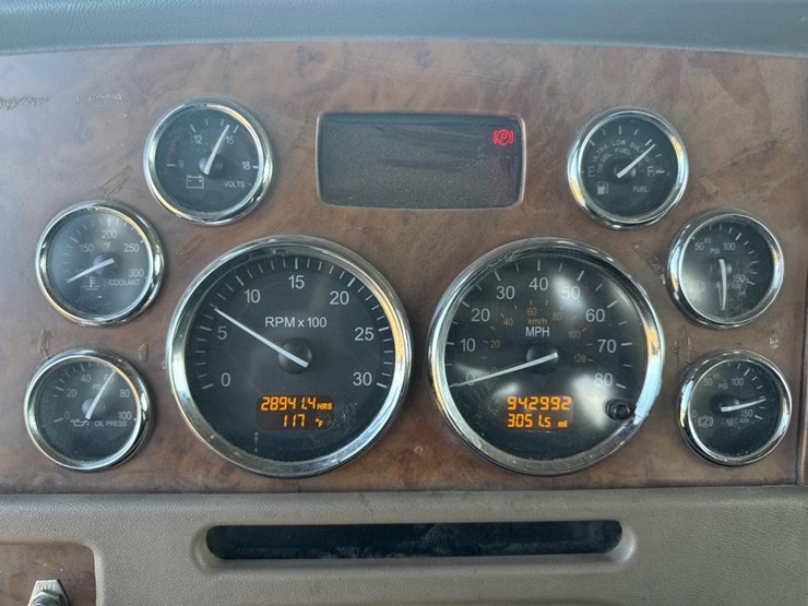 2008-peterbilt-388-image-24