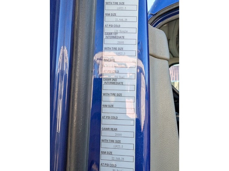 2020-kenworth-t680-image-35