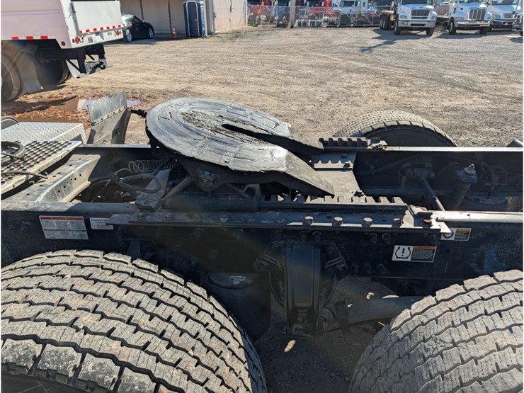 2017-kenworth-t680-image-12